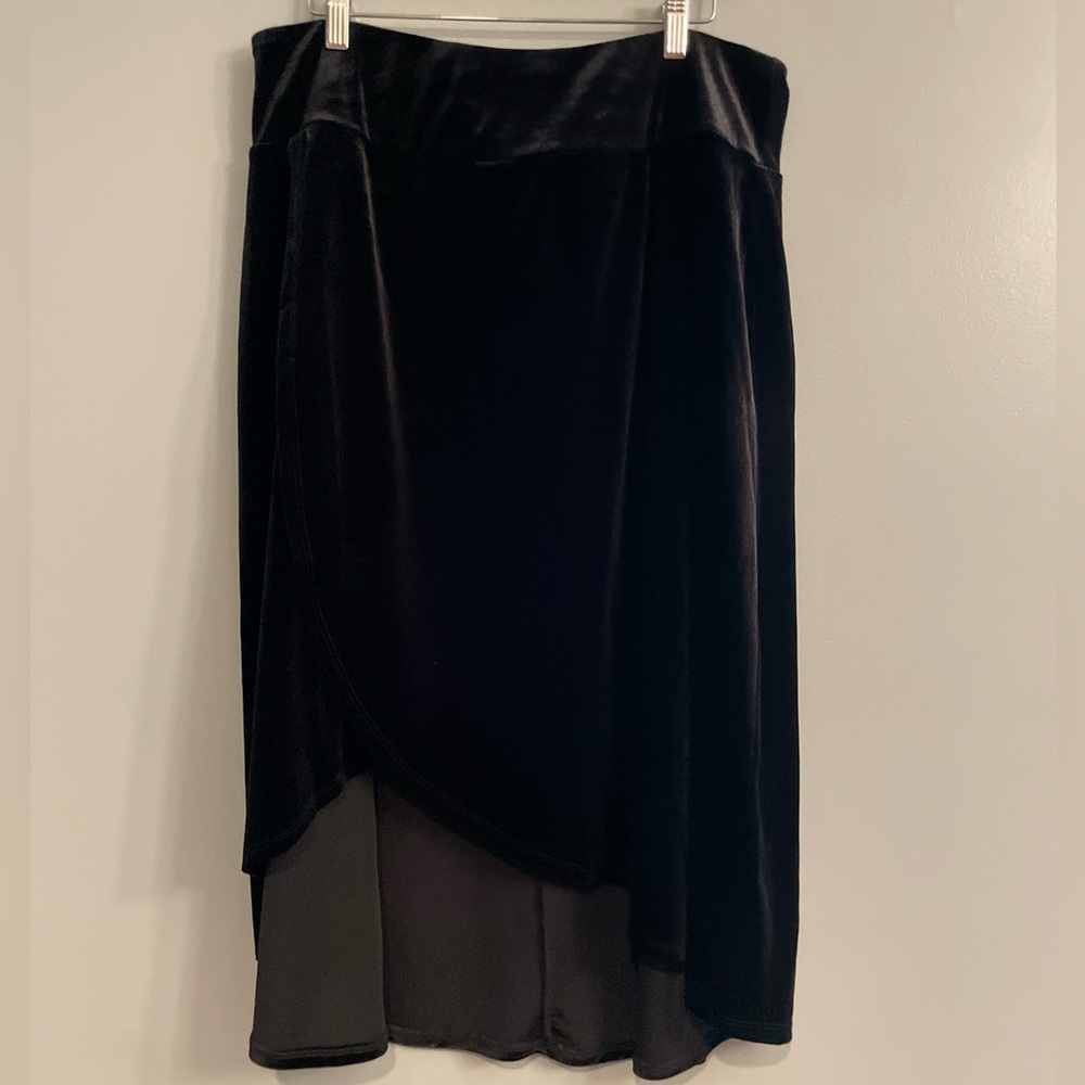 LuLaRoe Elegant Black Burnout Velvet Plus Skirt